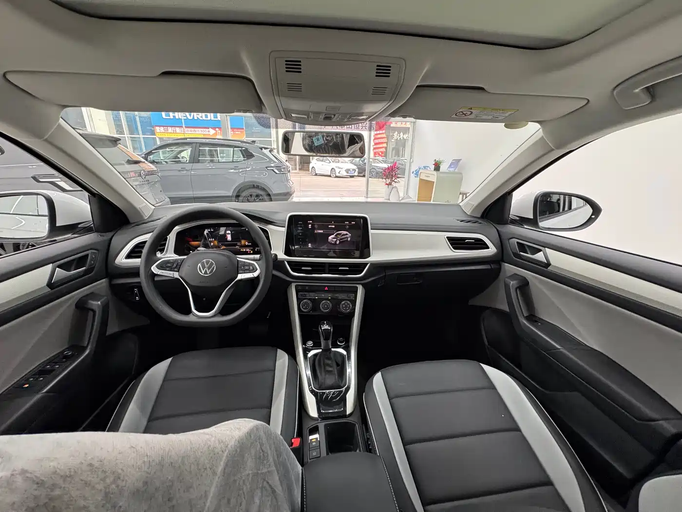 Volkswagen T-ROC 2026 280TSI DSG 2WD Time Edition фото 12