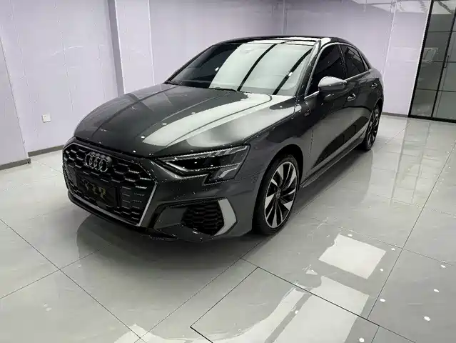 Audi A3 A3L Limousine 35 TFSI, Стиль Спорт