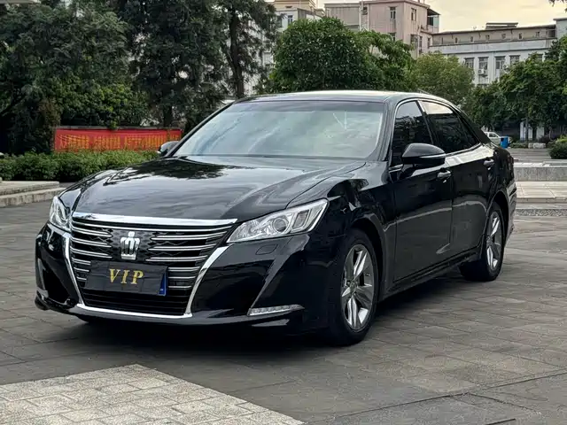  Toyota Crown 2015 2.0T Fashion