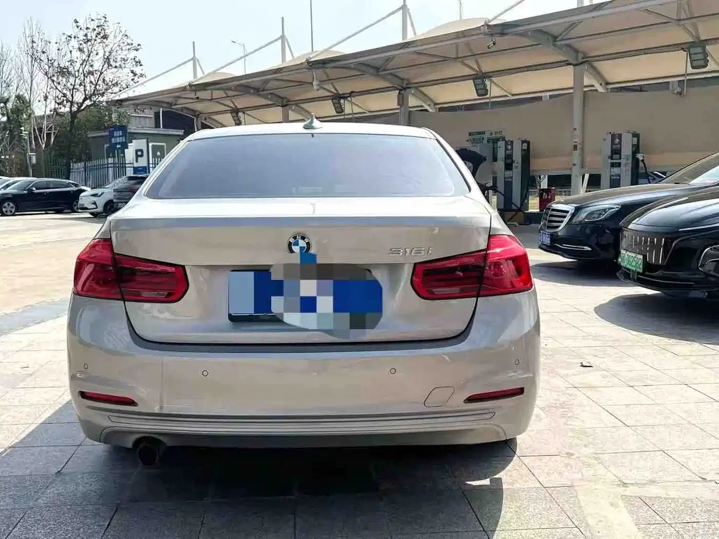 Photo 9 - BMW 3 Series