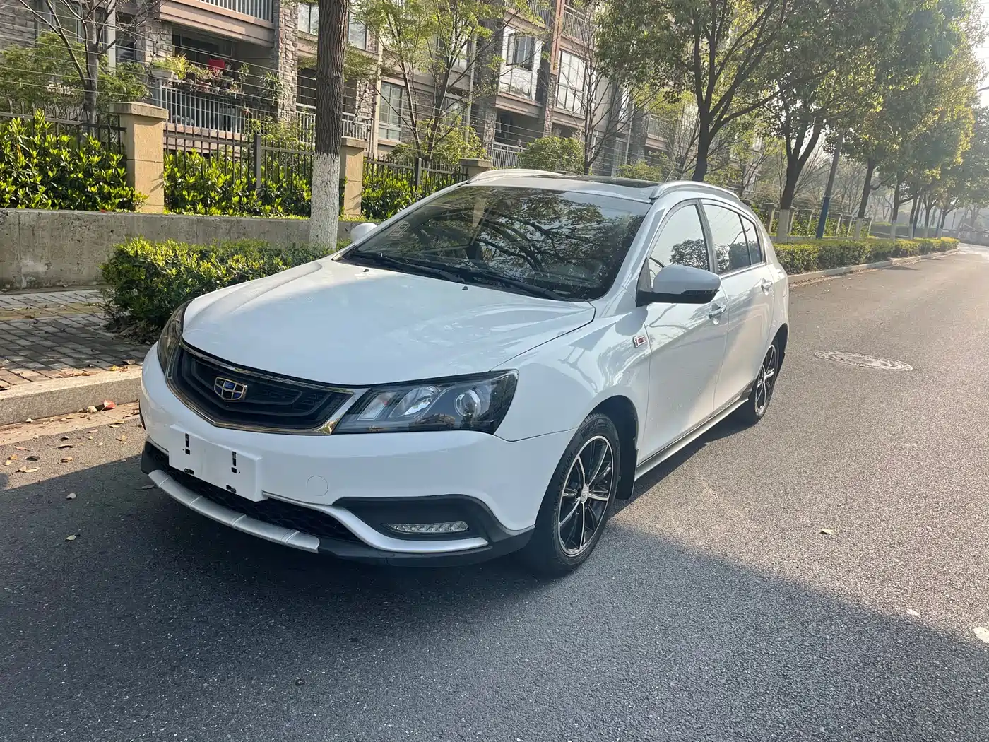 Photo 1 - Geely Emgrand