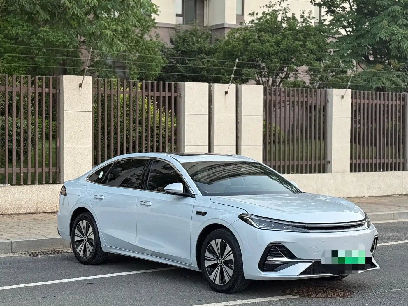 Geely Galaxy Galaxy A7 2025 EM-i 150km Explorer+ Edition фото 3