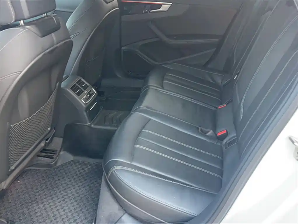 Audi A4L 2023 40 TFSI Luxury Sport фото 11