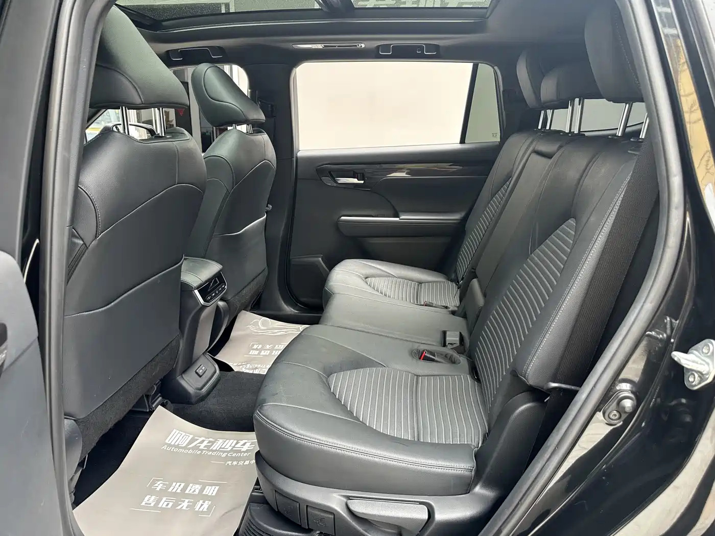 Toyota Crown Kluger 2022 2.5L HEV 4WD Premium Edition фото 14