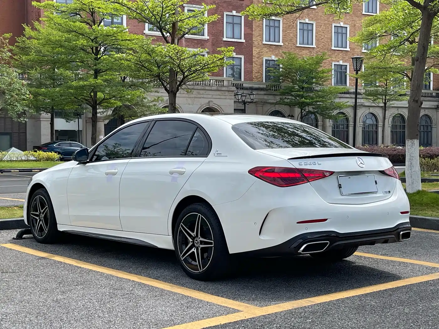 Mercedes-Benz C-Class 2024 C 260 L Night Edition Sport фото 6