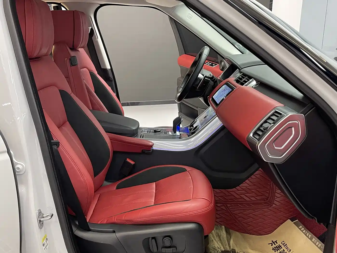 Land Rover Range Rover Sport 2022 3.0 L6 Gloss Black Edition фото 23