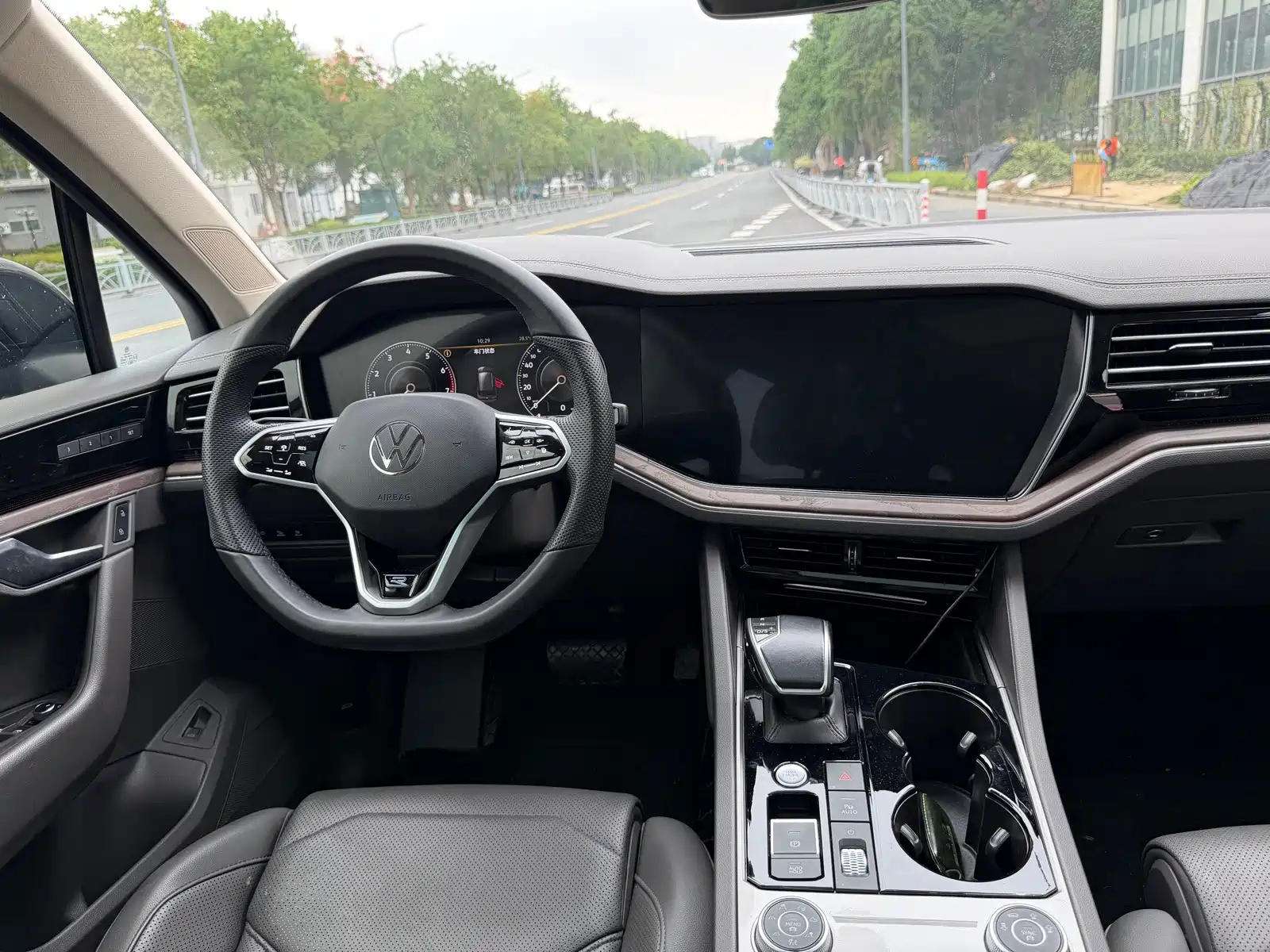 Фото 7 - Volkswagen Touareg