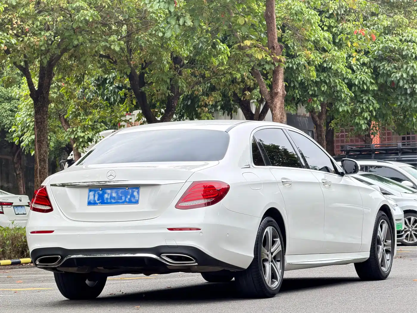 Mercedes-Benz E-Class 2016 E 200 L Sport Type фото 9