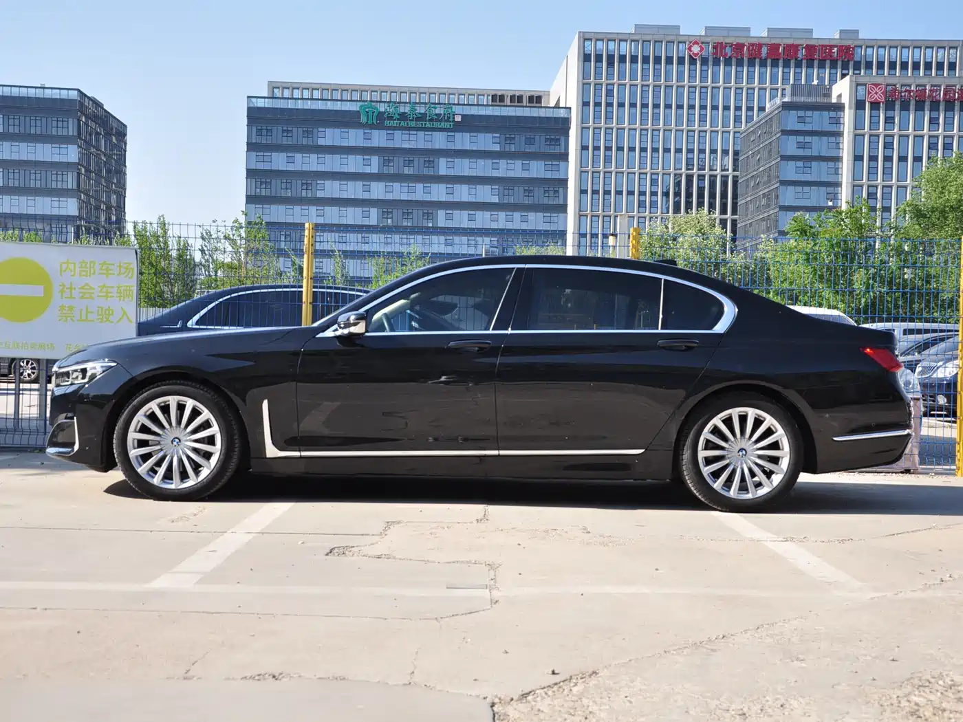 BMW 7 Series 2019 730Li Luxury Package фото 3