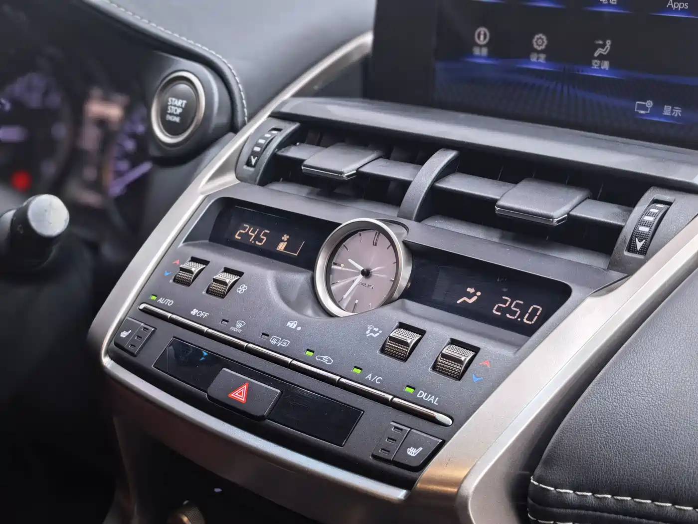 Фото 25 - Lexus NX