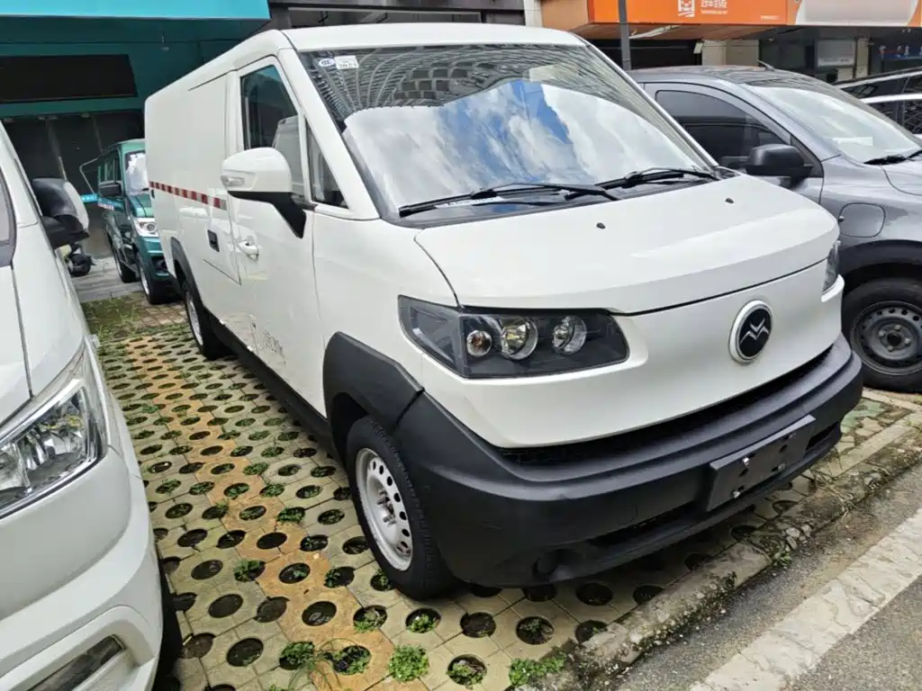 Singulato Gonow Shuai Ling 2022 2023 Standard Range 41.93kWh Tianjin Hengtian