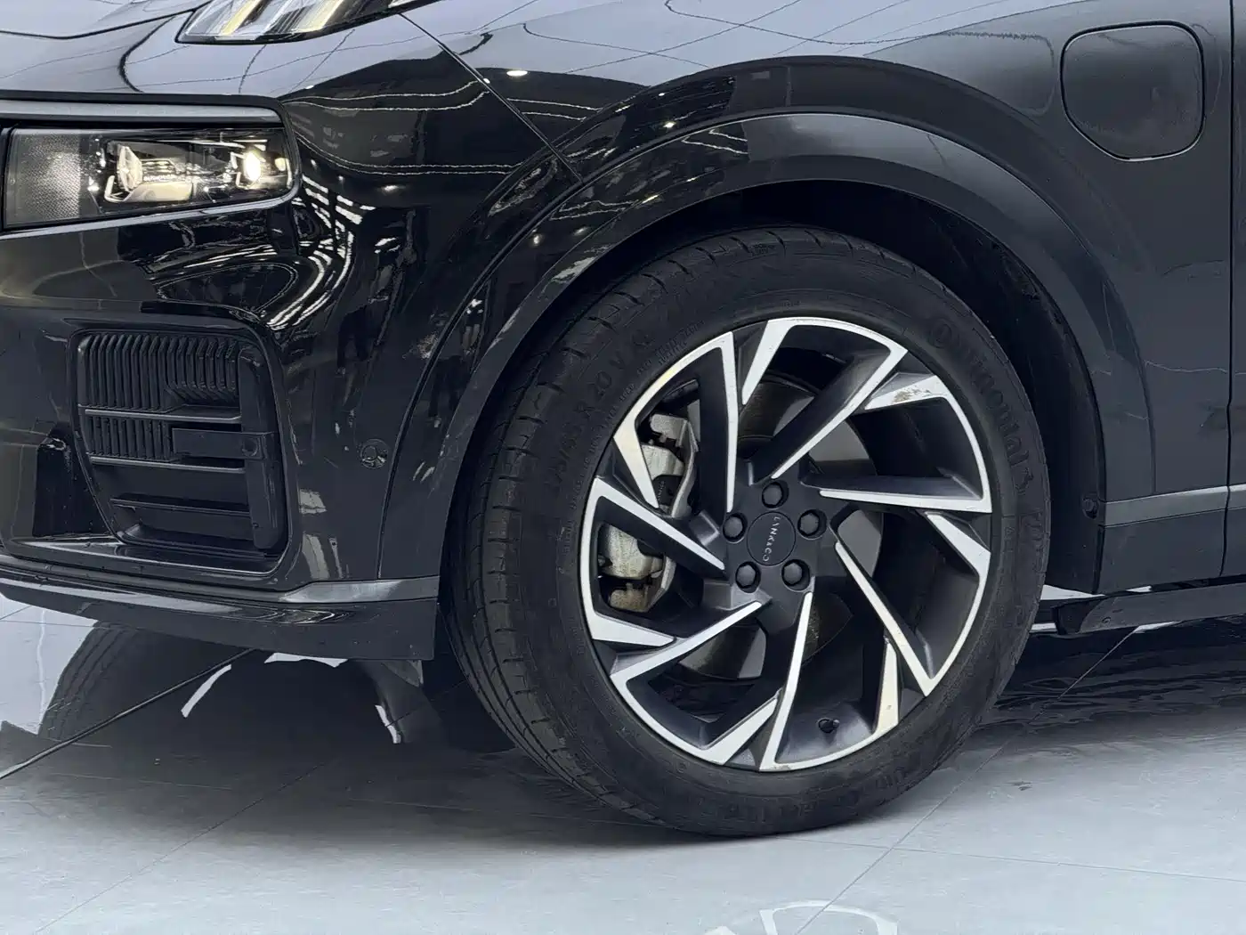 Lynk & Co 09 EM-P 2021 2.0T PHEV Halo 6-seater фото 5