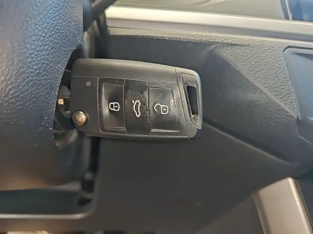 Volkswagen Polo 2019 Plus 1.5L Automatic Panorama Enjoyment Edition фото 9