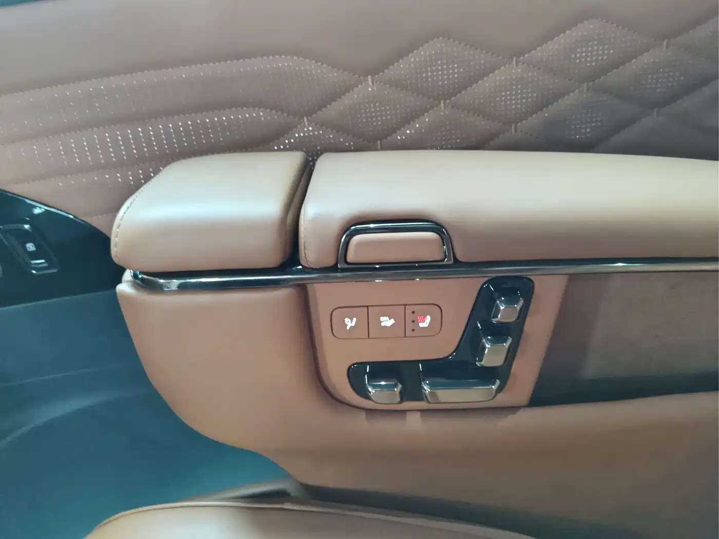 GAC Trumpchi Trumpchi Xiangwang M8 2025 2025 Model QianKun Series Ultra First Class