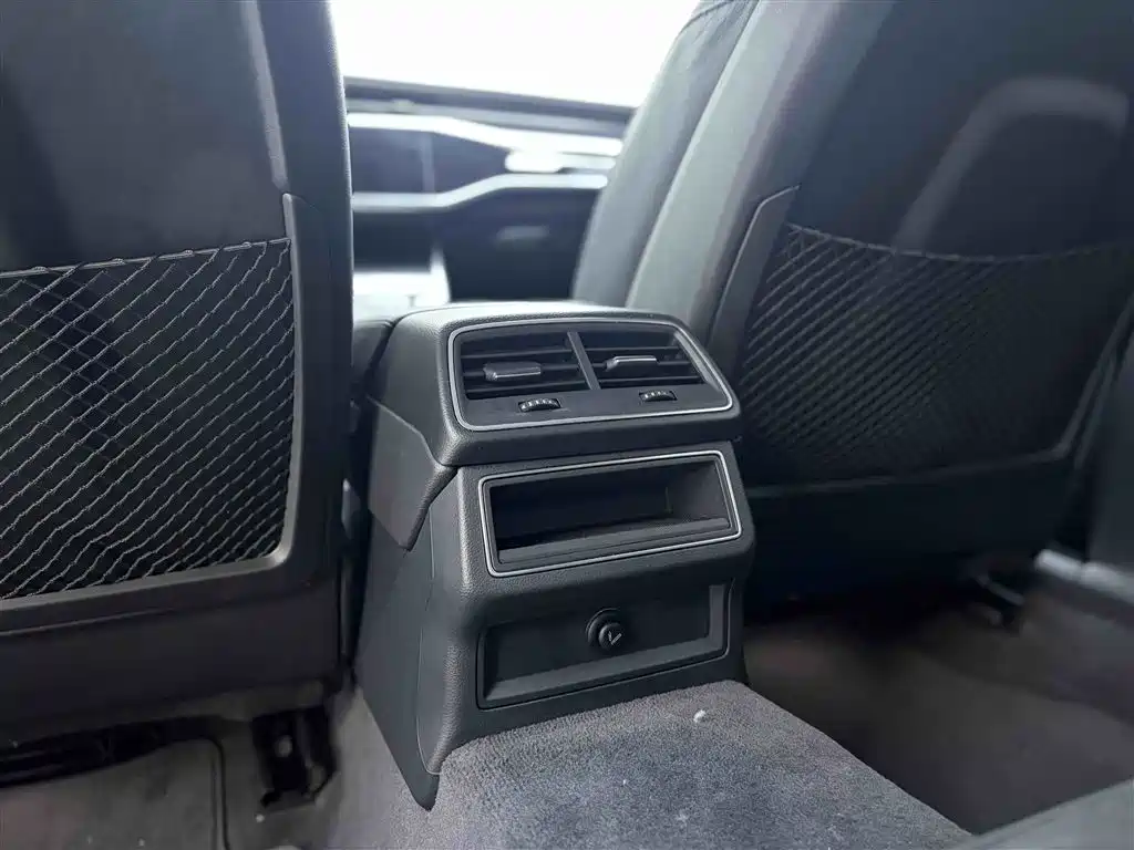 Audi A6L 2019 40 TFSI Luxury Elegance фото 26