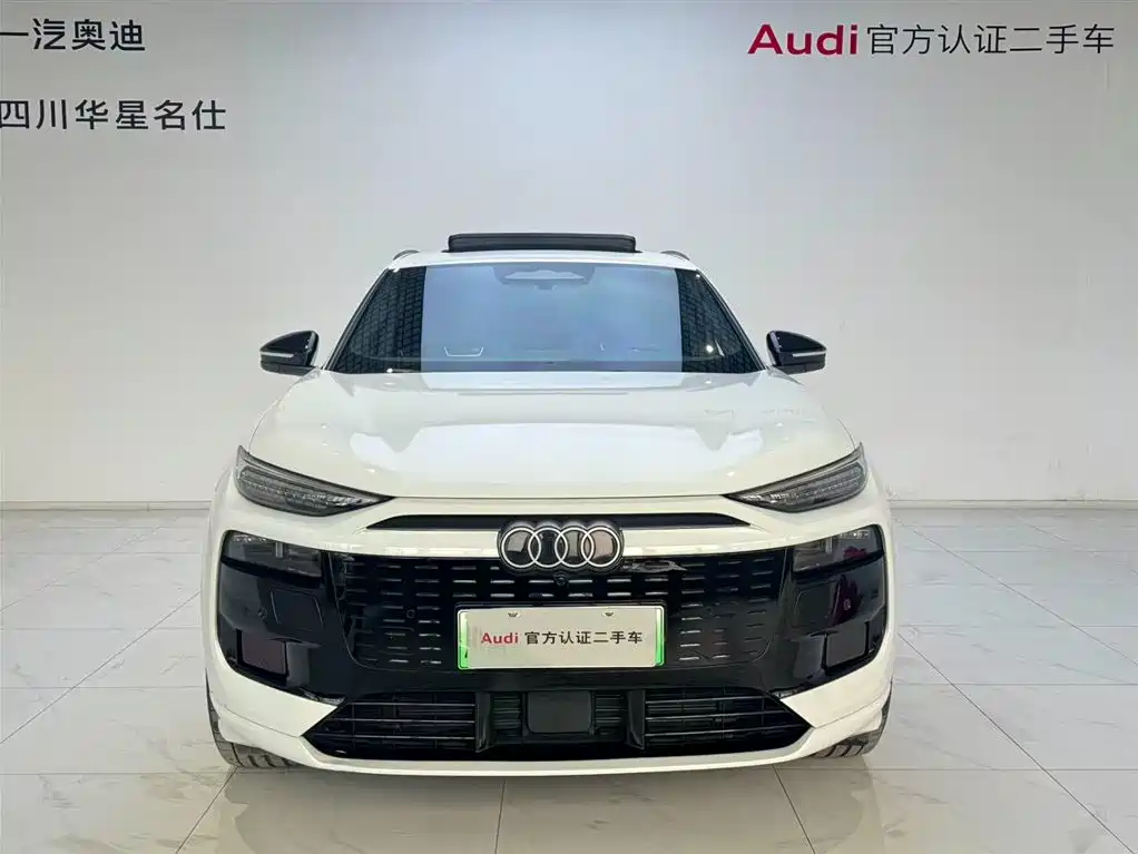 AUDI Q6L E TRON