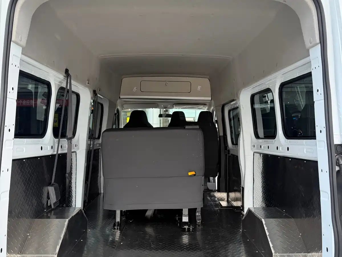 Jiangling E-Fushun 2026 2025 Model Bright Window Version 77kwh Medium Wheelbase Medium Roof