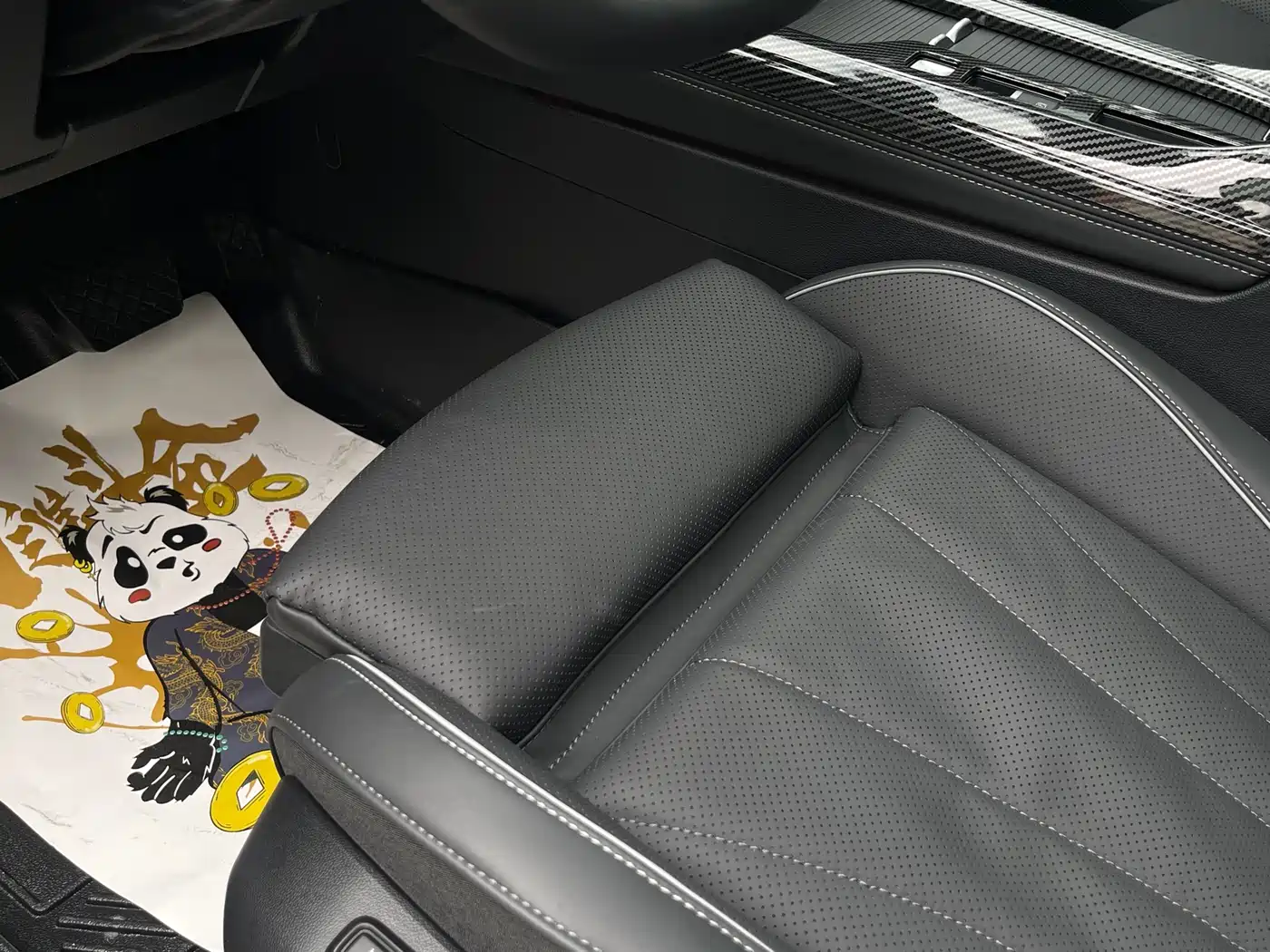 Volkswagen Passat 2025 Pro 380TSI Dragon Fortune Edition фото 40