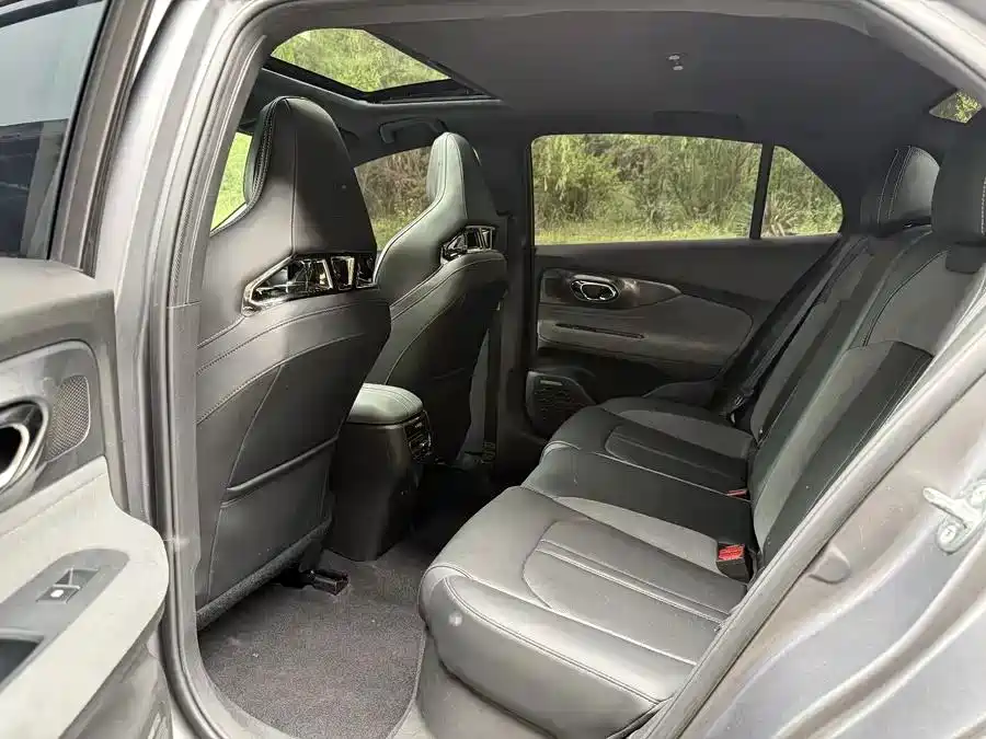 GAC Trumpchi Trumpchi Emkoo 2023 270T DCT J11 Edition фото 9