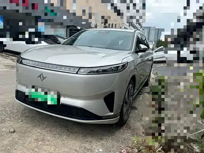 Dongfeng eπ008