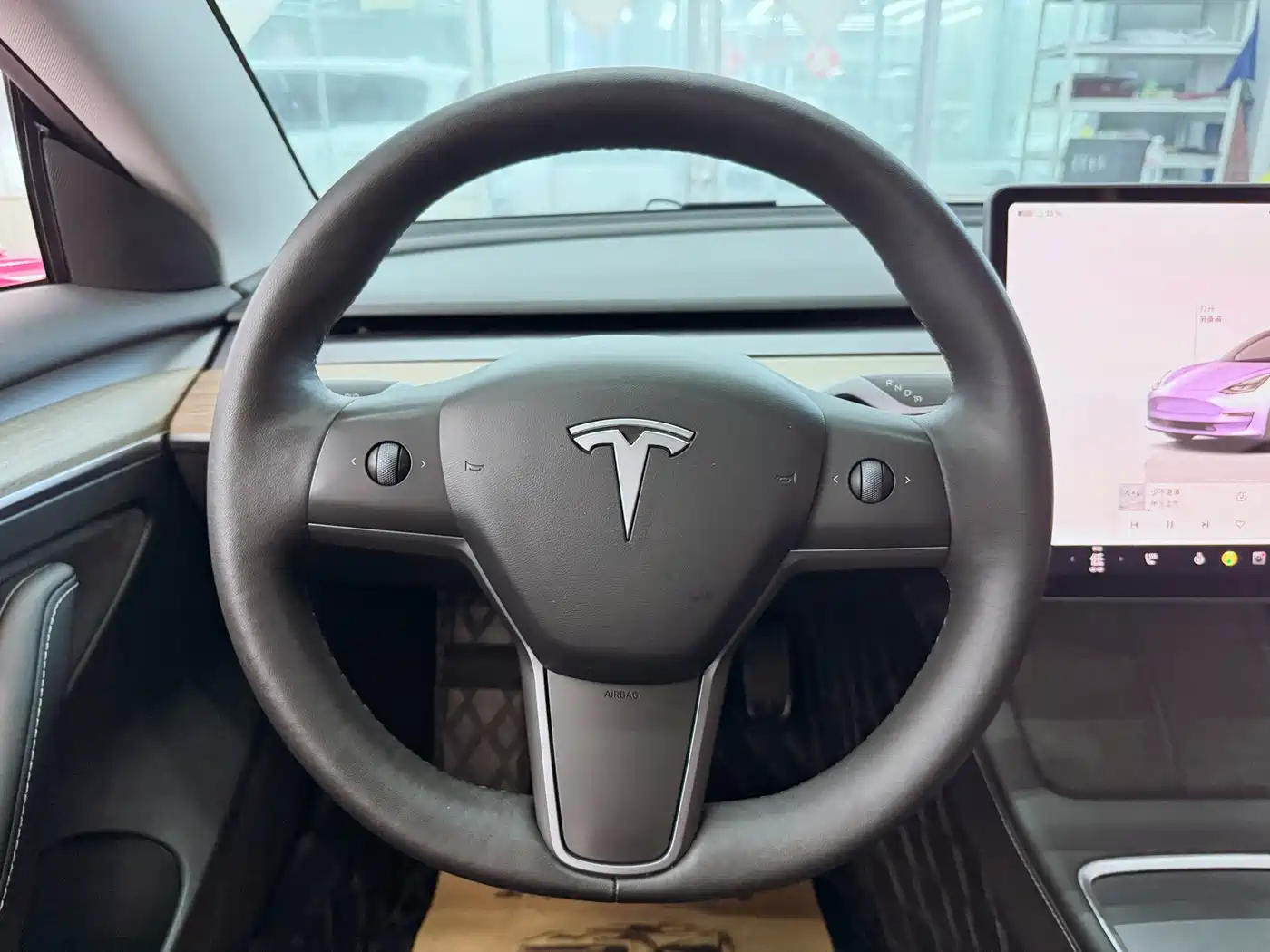 Фото 12 - Tesla Model 3