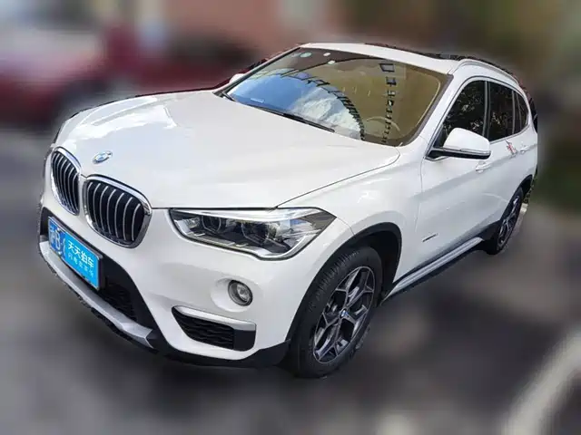BMW X1 2018 sDrive18Li Premium Model — фото 1