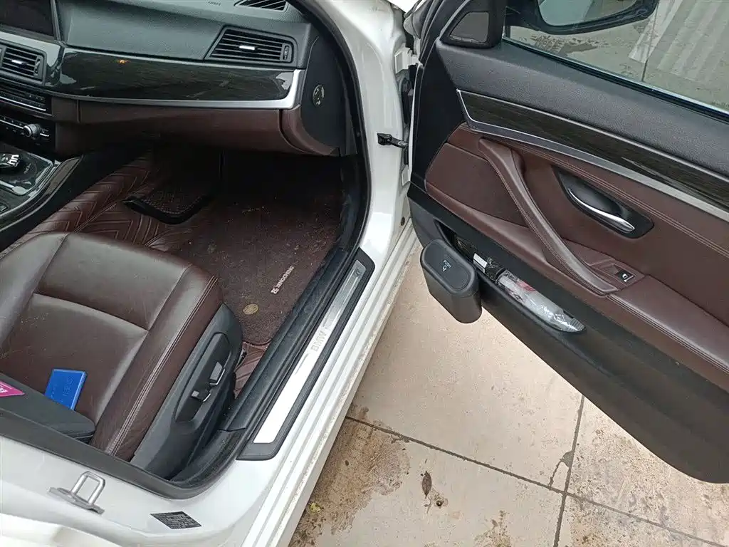 BMW 5 Series 2014 525Li Luxury Design Package фото 20