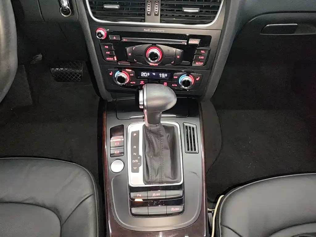 Audi A4L 2016 35 TFSI Automatic Comfort фото 14