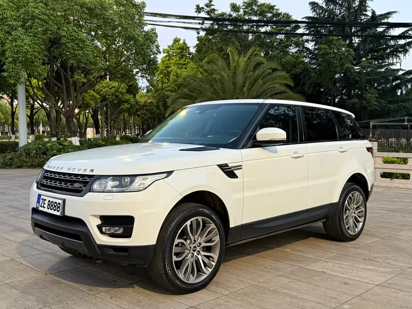 Land Rover Range Rover Sport 2016 Model 3.0 SC V6 SE