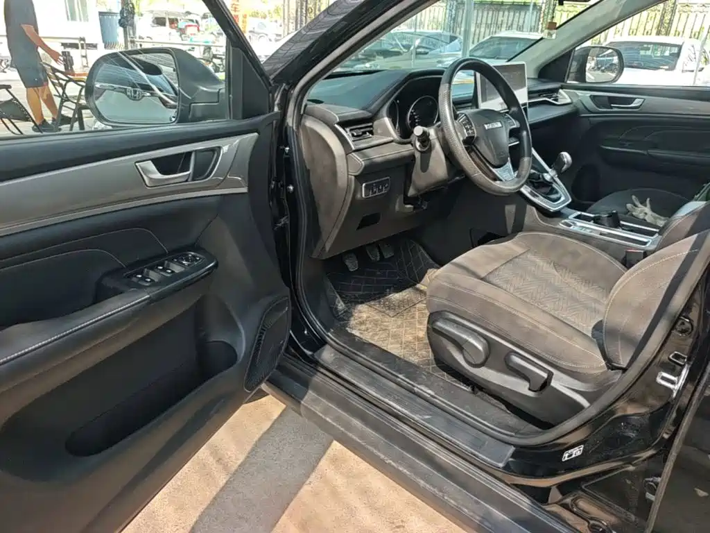 Фото 16 - Haval M6
