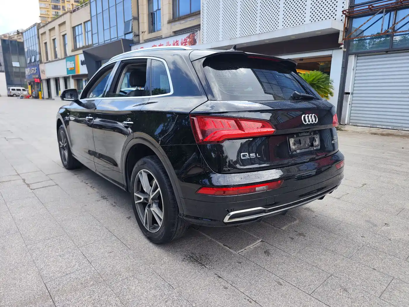 Фото 19 - Audi Q5L