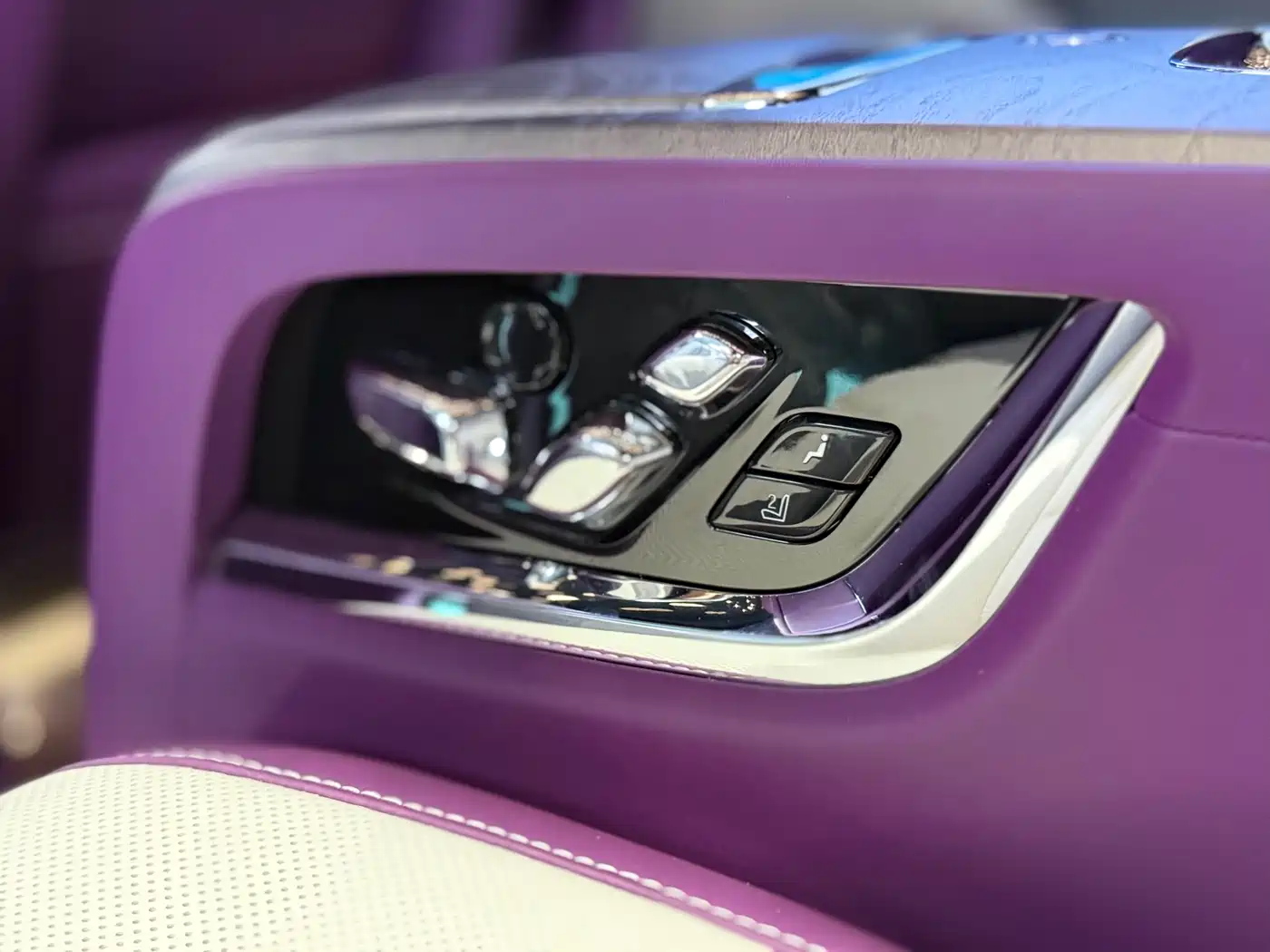 Rolls-Royce Cullinan 2024 4-Seater фото 25