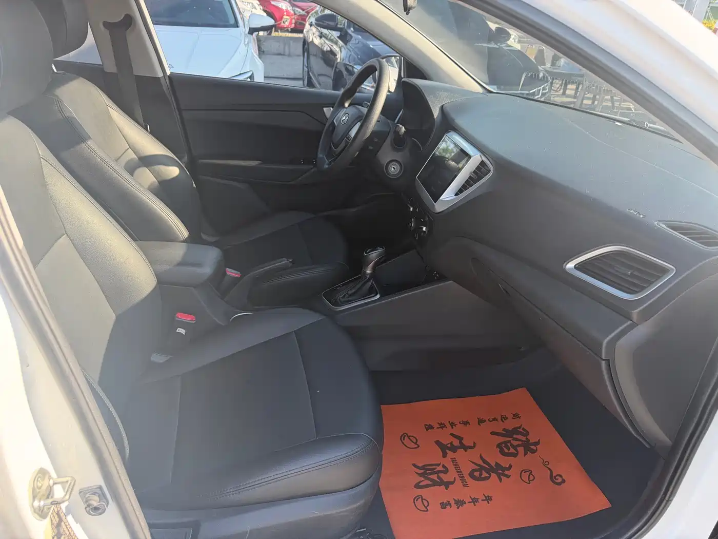 Hyundai Verna 2016 1.4L Automatic Cool Edition GLS фото 12