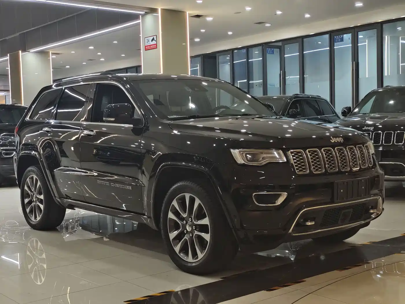 Jeep Grand Cherokee (Import) 2019 2017 3.6L Luxury Navigation Edition