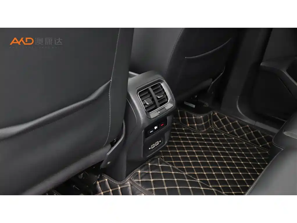 Фото 9 - Volkswagen Tiguan L