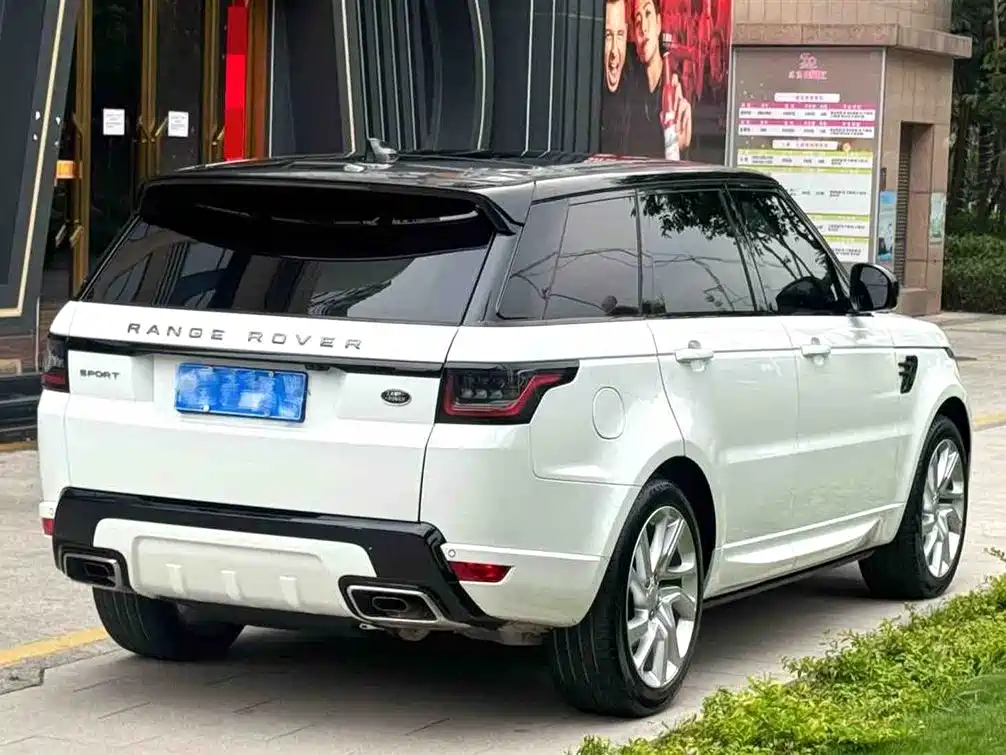 Land Rover Range Rover Sport 2020 3.0 L6 HSE DYNAMIC фото 4