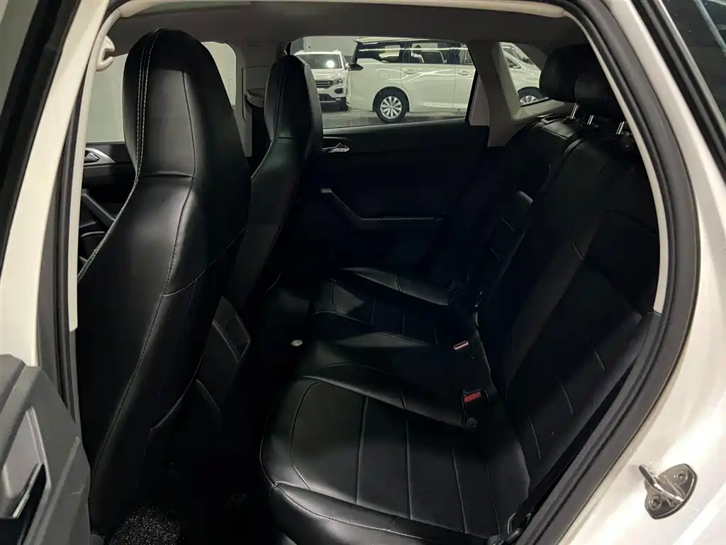 Volkswagen Polo 2021 Plus 1.5L Automatic Panorama Enjoyment Edition фото 10
