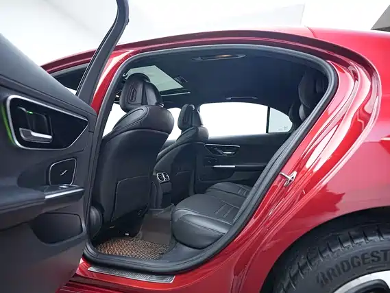Mercedes-Benz C-Class 2022 Facelift C 200 L Sport фото 13