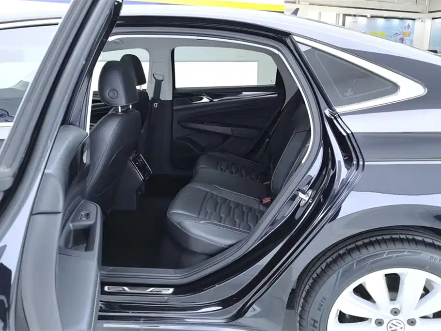 Volkswagen Passat 2020 330TSI Elite Edition China VI фото 11