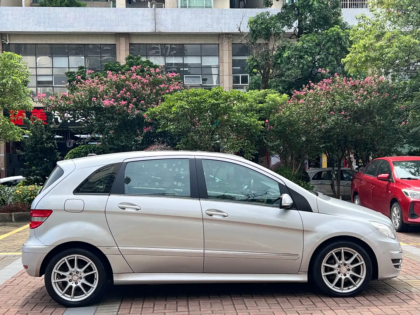 Mercedes-Benz B-Class 2009 B 200 Luxury фото 4