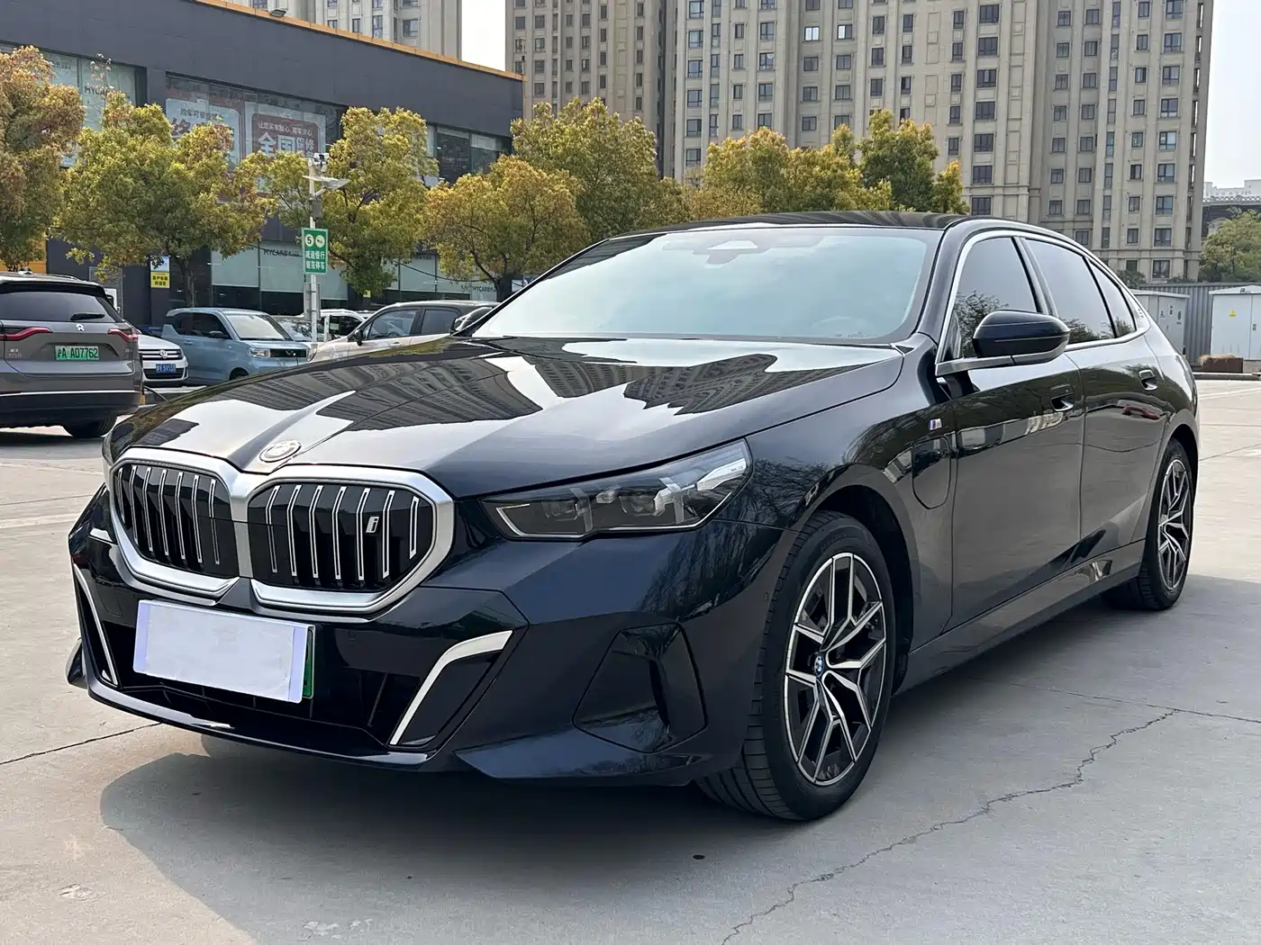 BMW I5
