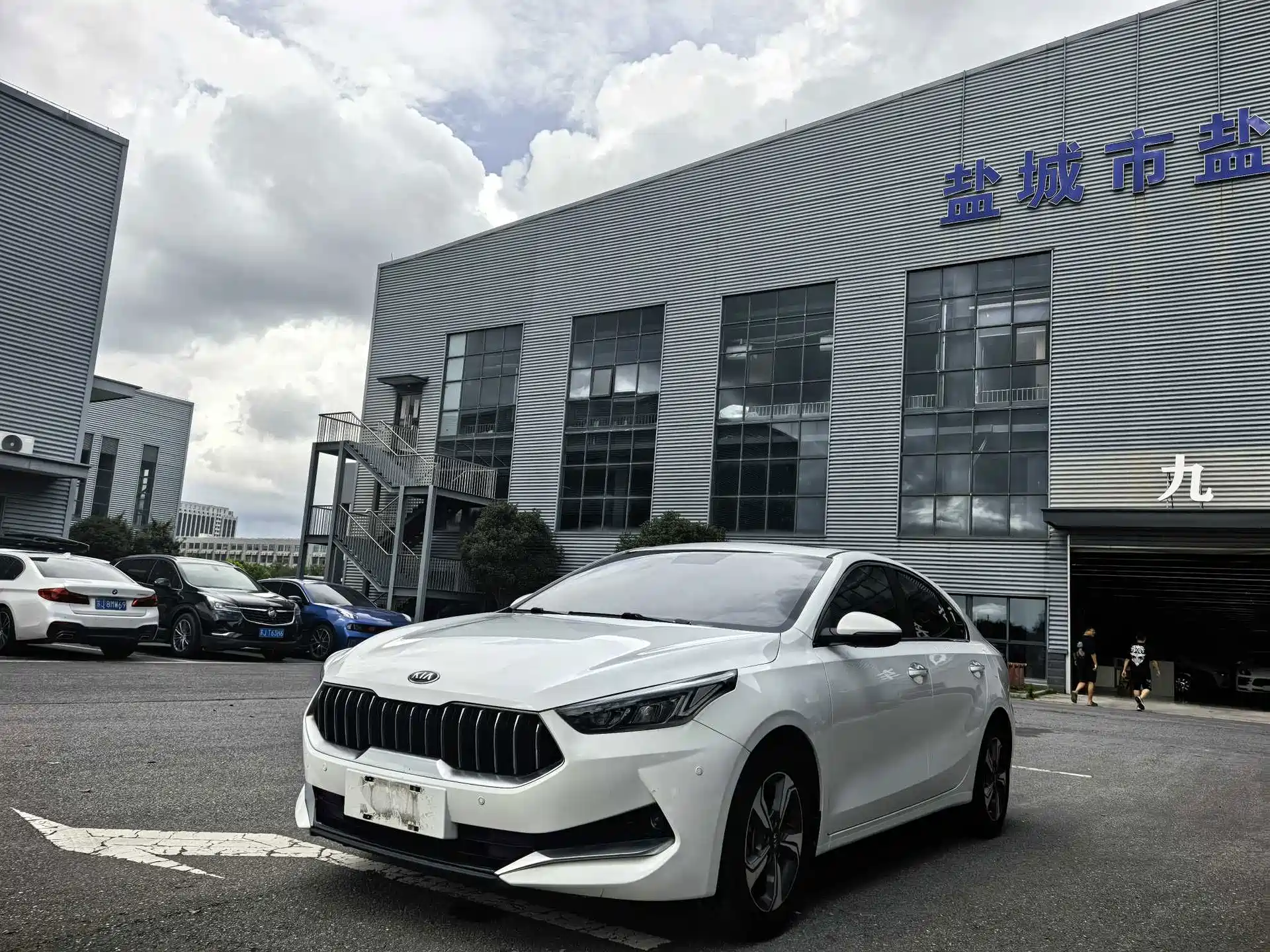 Фото 1 - Kia K3