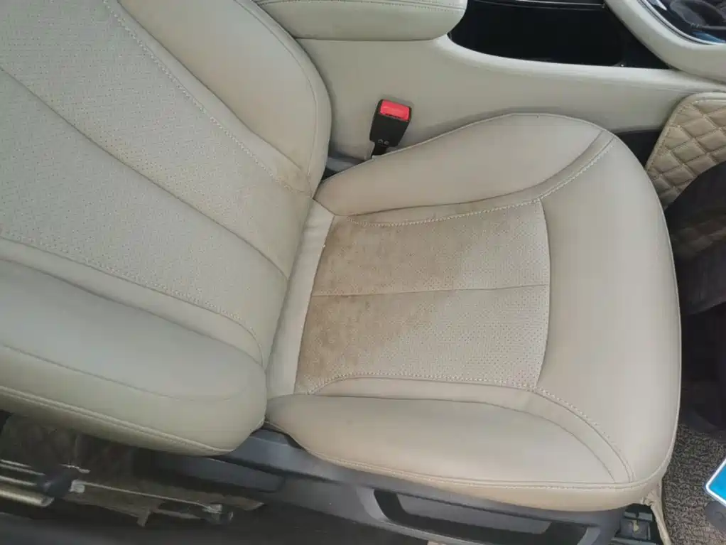Photo 25 - Buick GL6