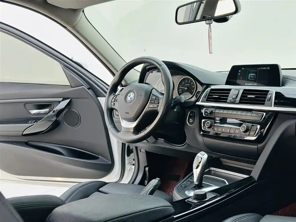 BMW 3 Series 2018 320Li Fashion Style фото 16