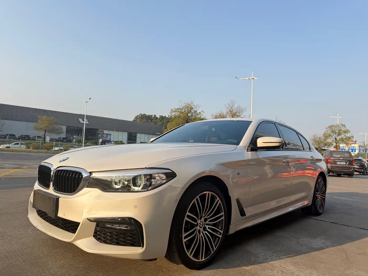 BMW 5 Series 2019 530Li Leading M Sport Package