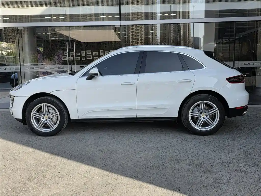 Porsche Macan 2016 Macan S 3.0T фото 3