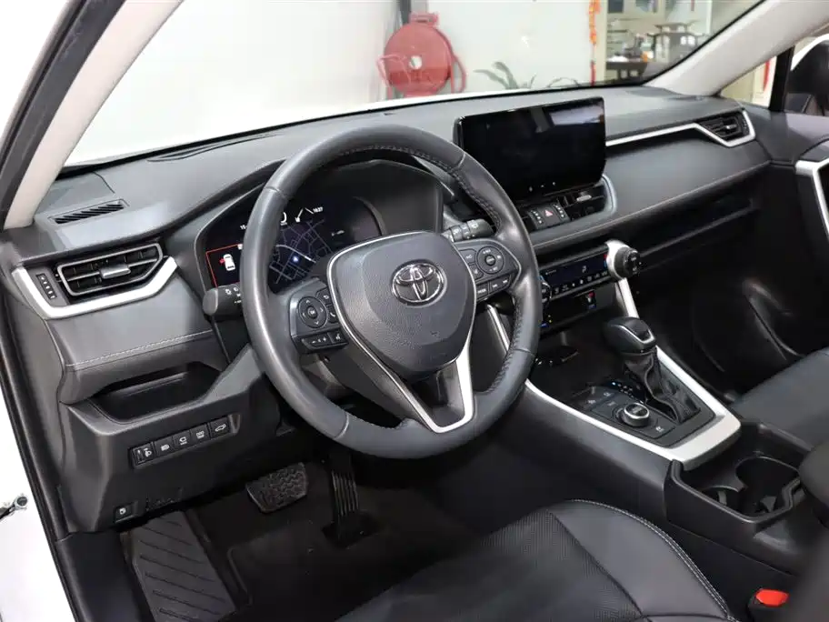 Toyota Wildlander 2023 Hybrid 2.5L E-CVT AWD Premium Edition фото 10