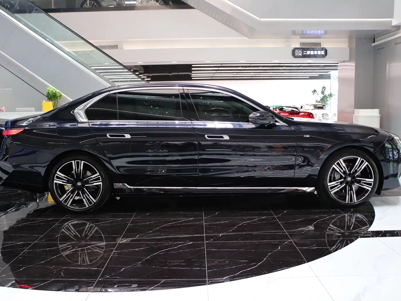 BMW 7-SERIES
