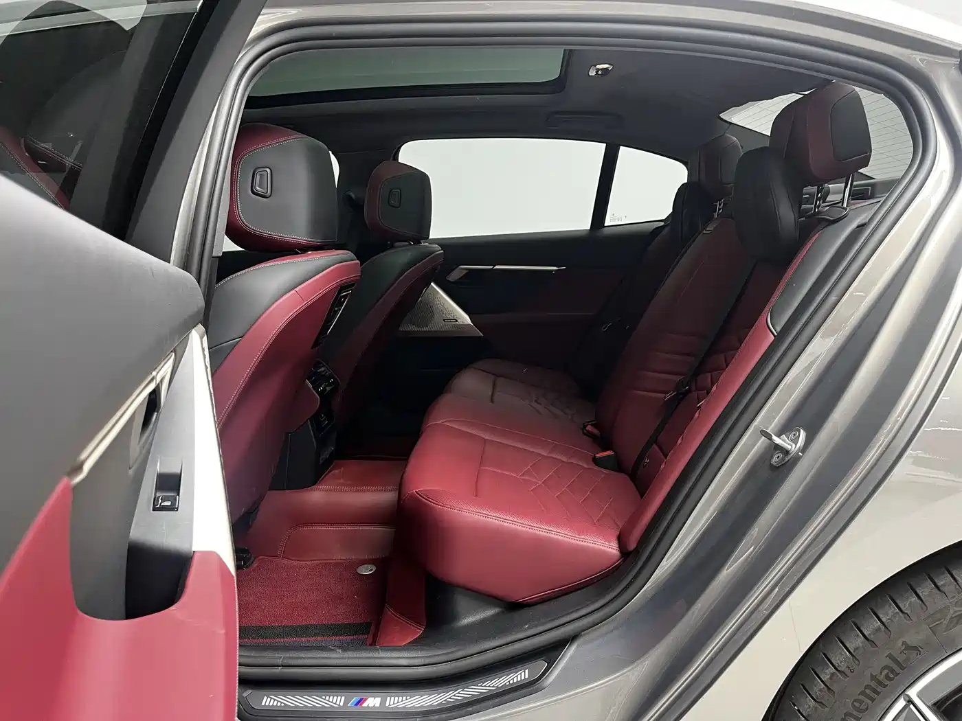 BMW i5 2024 eDrive 35L Premium Model M Sport Package фото 8