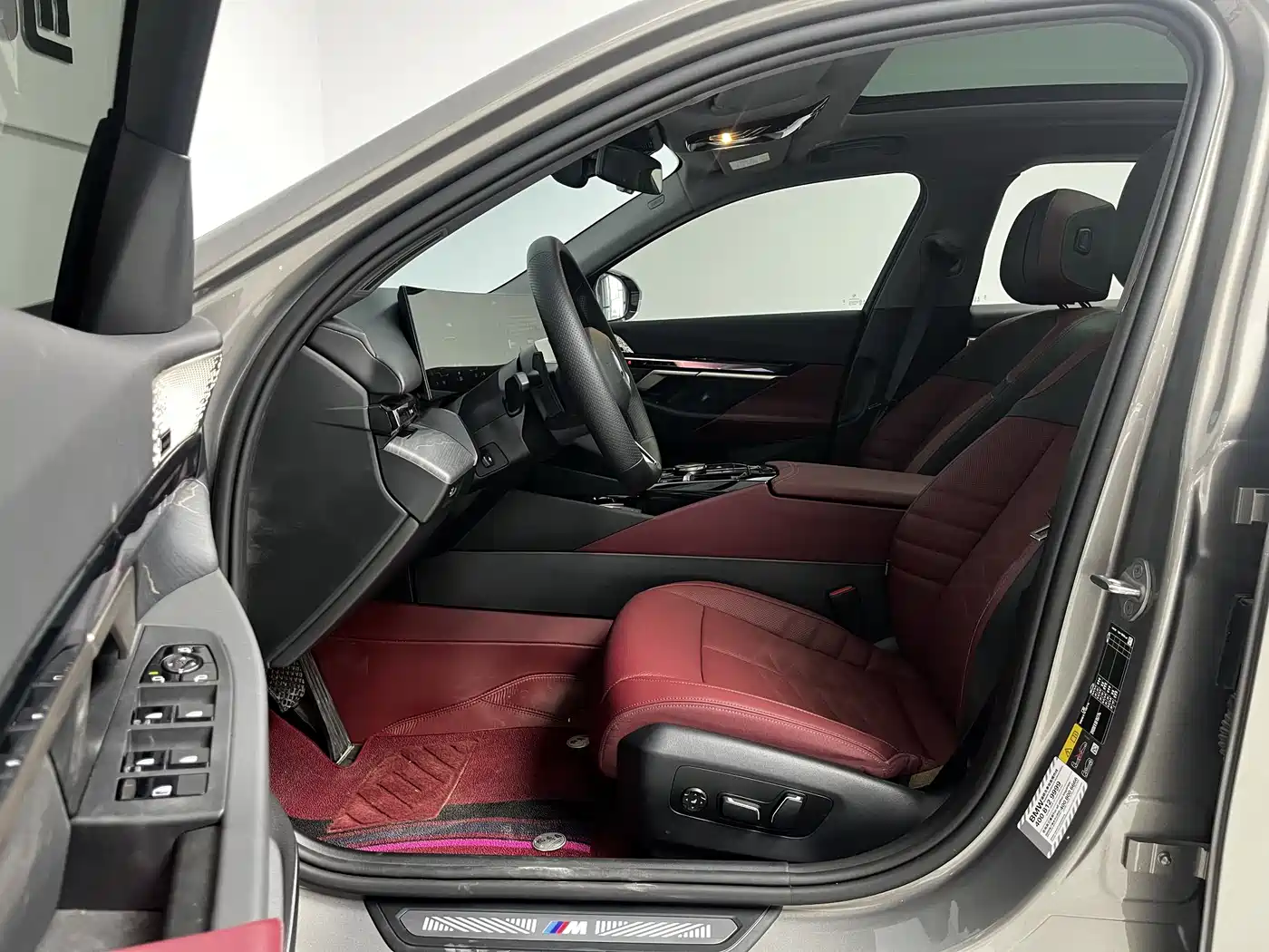BMW i5 2024 eDrive 35L Premium Model M Sport Package фото 16